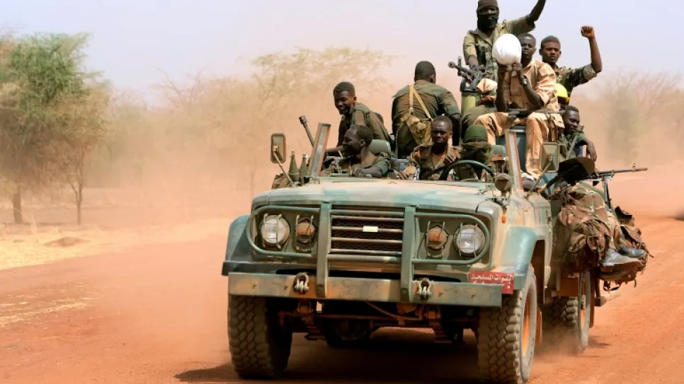 قوة من الجيش.jpg