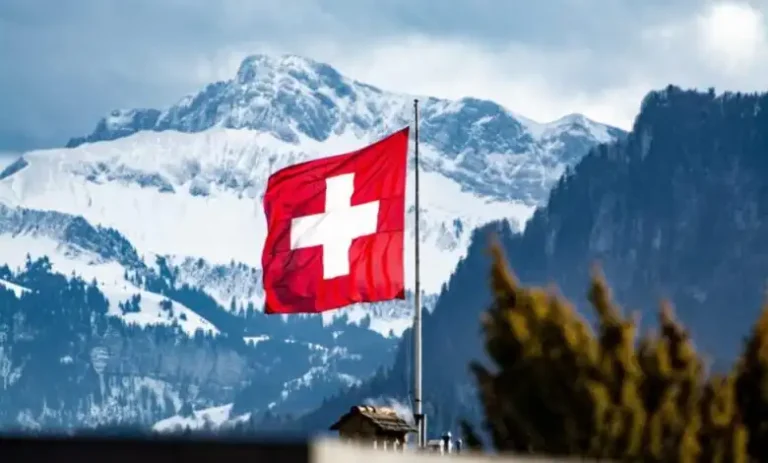 Switzerland-flag_-Dasha-Butler-900x600-1-780x470